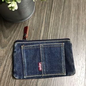 coin levis